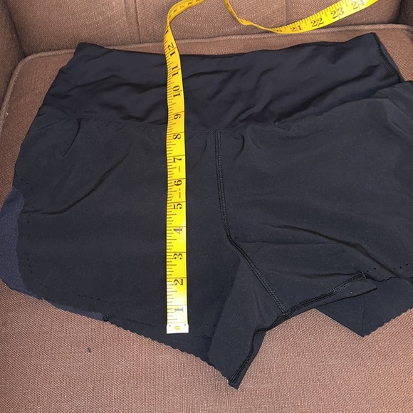 Lululemon Black Shorts size 6 - Picture 5 of 7